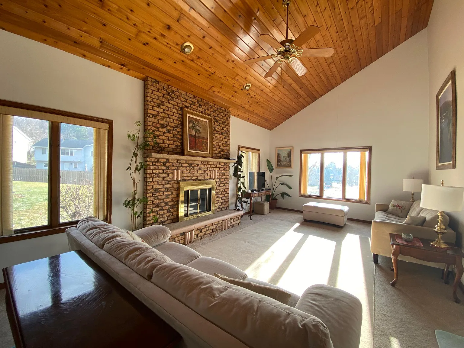 4 bed, 3.5 bath, 2480 sqft, $3,000 — Photo 3