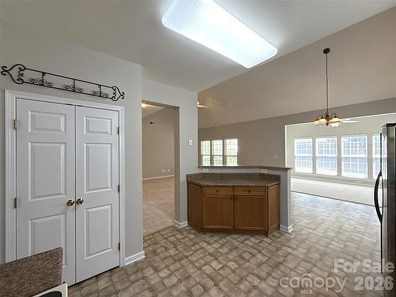 4th image of 2140 Pineapple Ct