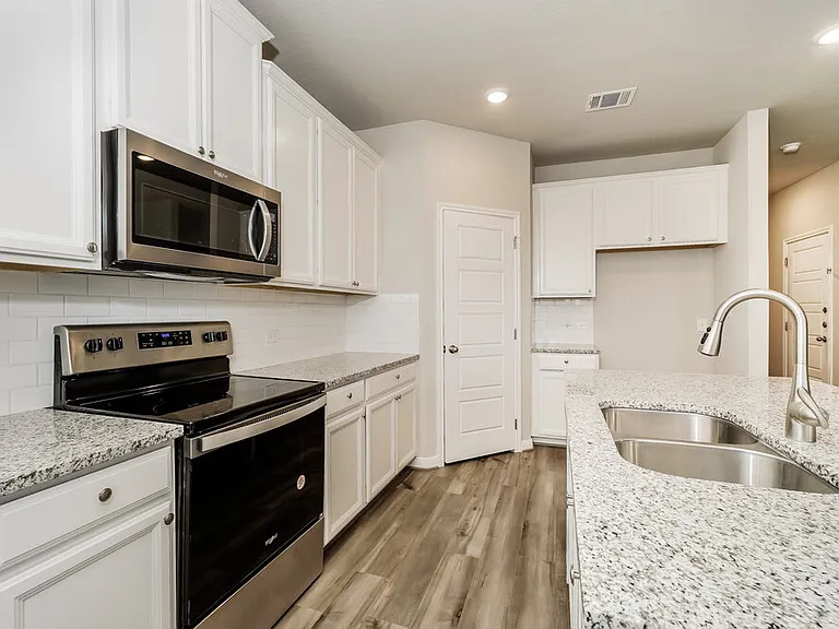 675 Myrtle Path — Photo 9