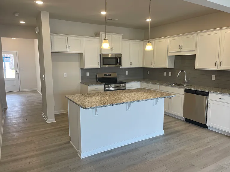 322 Skye Ln — Photo 3