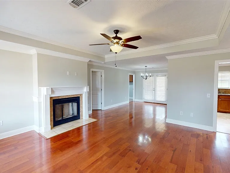 109 Sheila Blvd — Photo 7