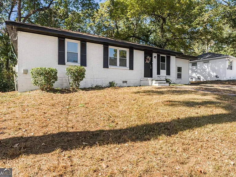 2905 Gresham Rd SE — Photo 5
