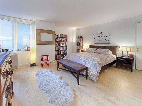 4th image of 322 W 57th St APT 33K
