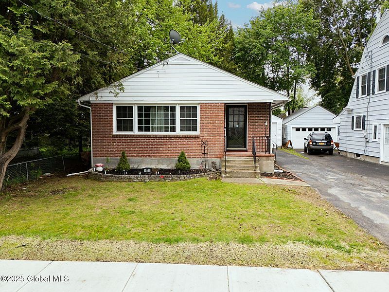 2nd image of 41 Webster Avenue