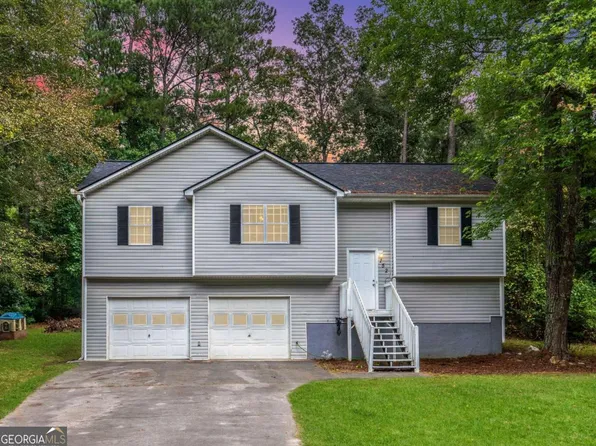 152 Country Cottage Cir, Carrollton, GA 30116