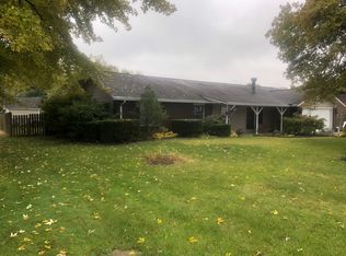 8540 Country Ln, Troy, IL 62294