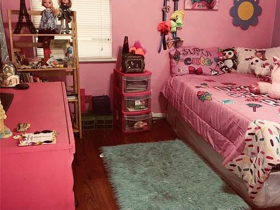 5th image of 1012 Vaquero St