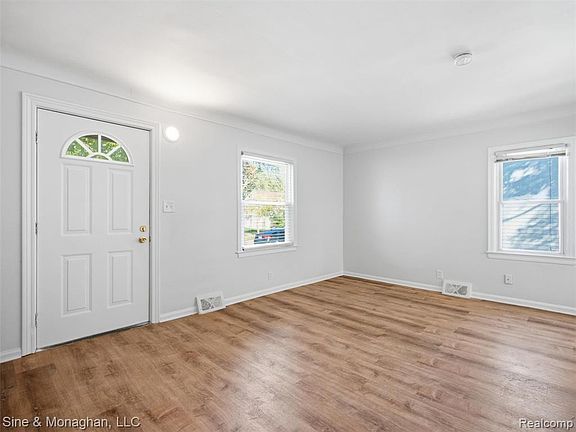 2nd image of 1706 Dallas Ave