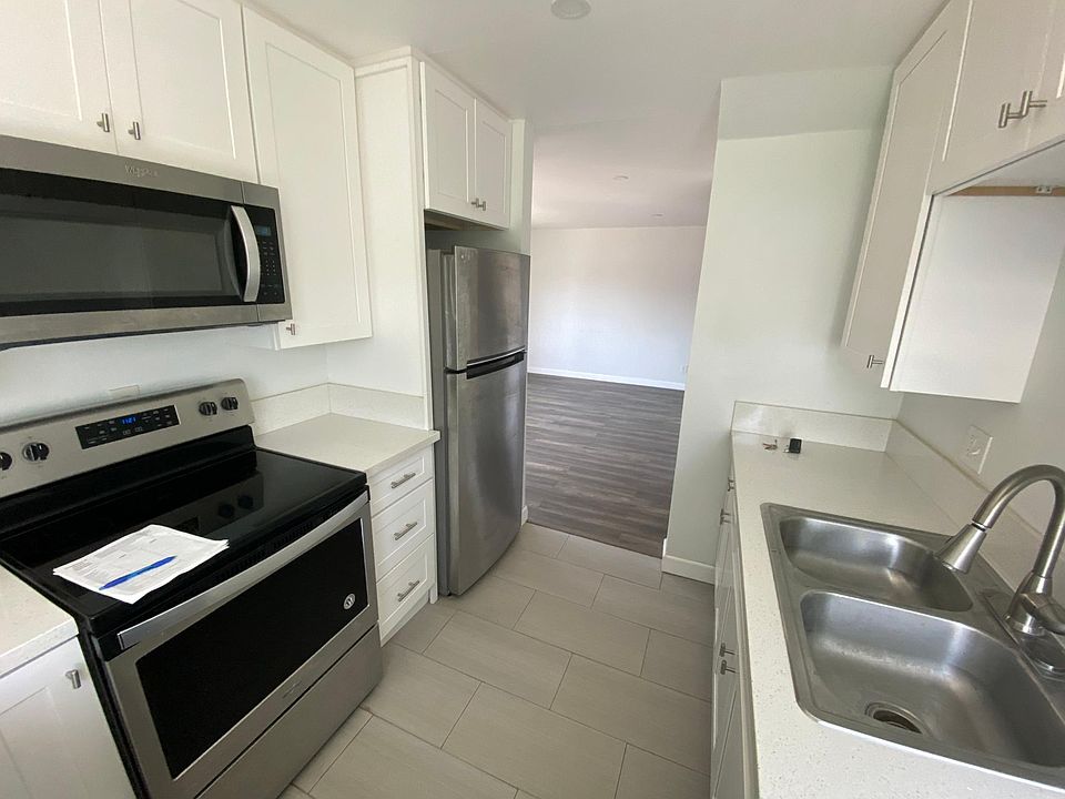 1st image of 202-4120 3rd Ave #202