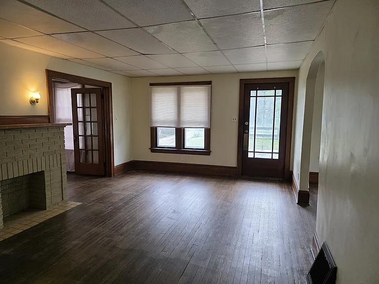 727 East Ave — Photo 1