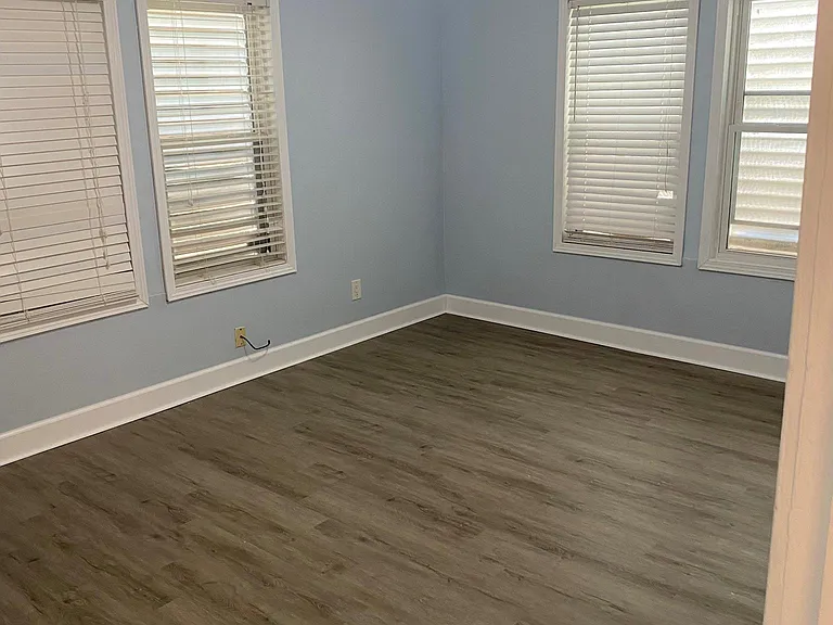 4517 Avenue S — Photo 3