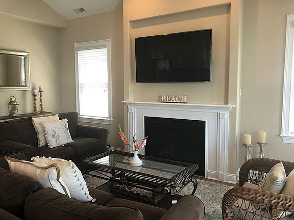 3rd image of 633-35 10th St #2