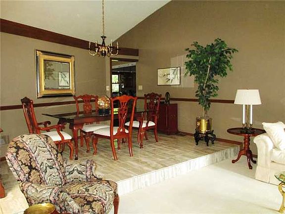 4th image of 1108 Forest View Ct