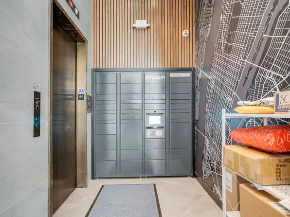 27-19 Thomson Avenue image 7 of 14