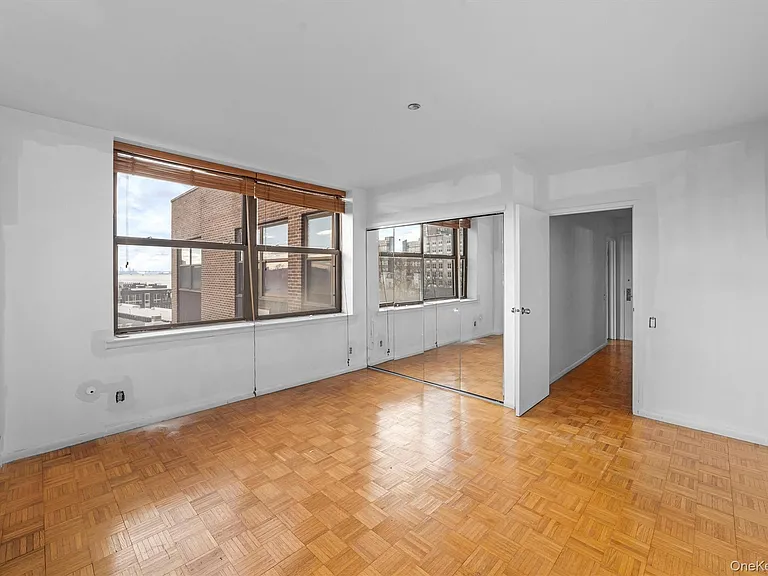 23 Water Grant St #8G — Photo 18