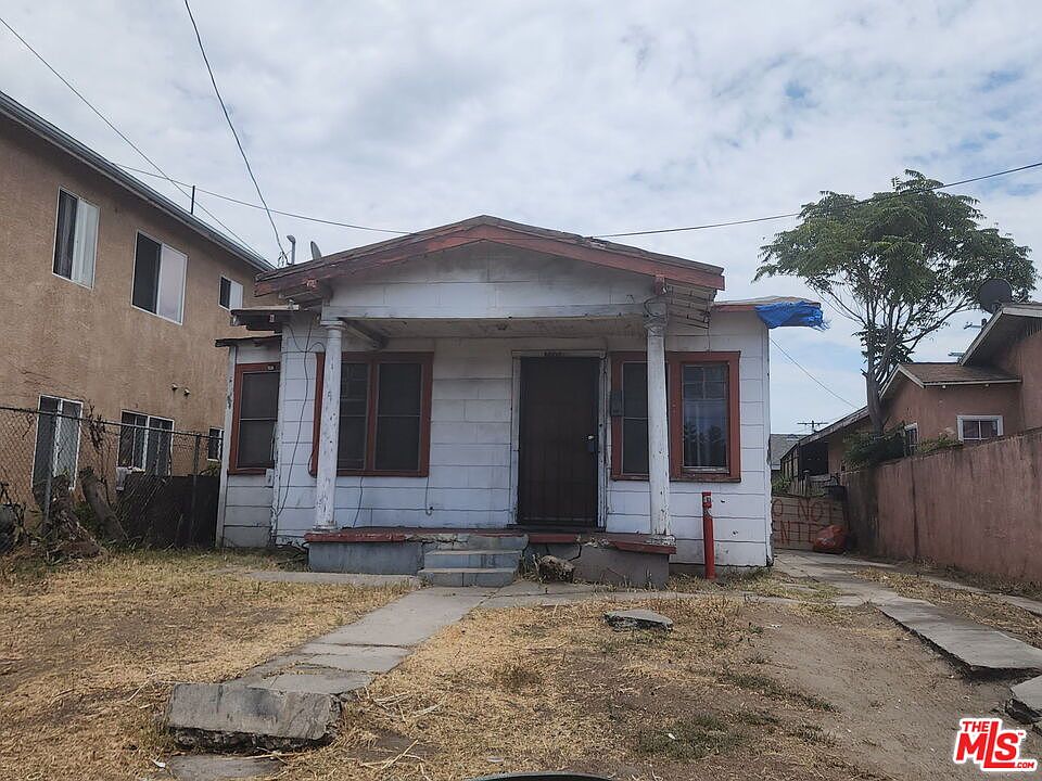 2nd image of 7004 S San Pedro St