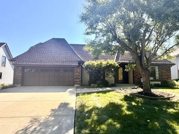 6719 Hauser Dr, Shawnee, KS 66216