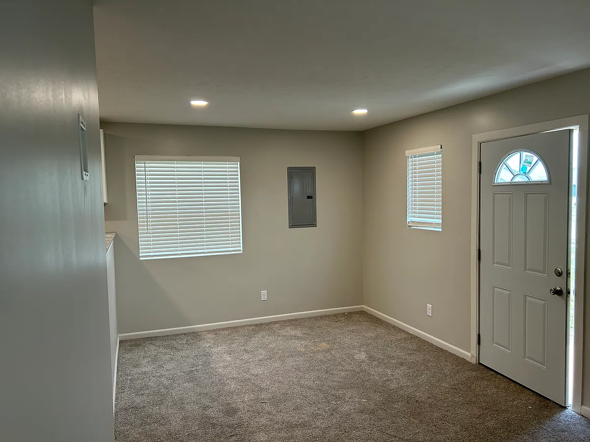 Building Photo - 1013 Lingonberry Ln