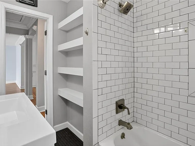 115 Peachtree Memorial Dr NW #C4 — Photo 11