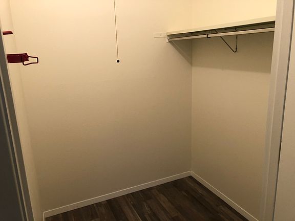 4th image of 5320 Oakridge Dr #7