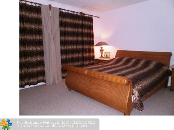 5th image of 4625 Poinciana St APT 13B
