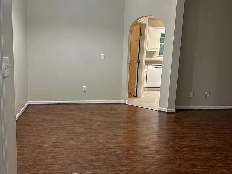 512 Camden Cove Cir — Photo 5