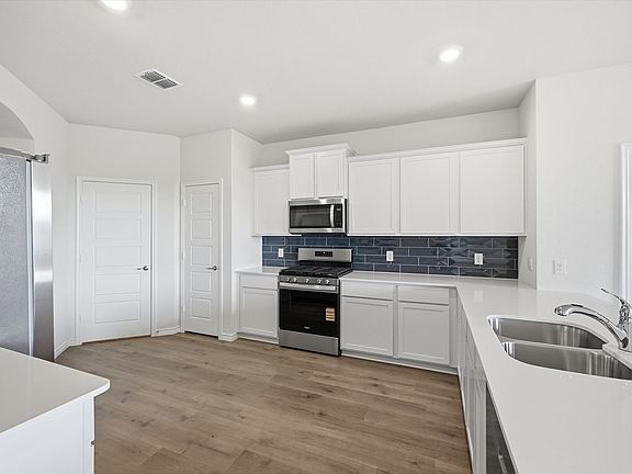5th image of 3717 Possum Kingdom Ct