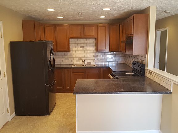 2nd image of 1440 Pawnee Ave