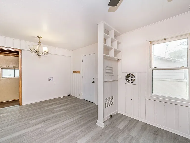 3609 S Travis St — Photo 8