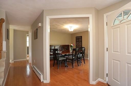 3rd image of 8 Dunvegan Dr