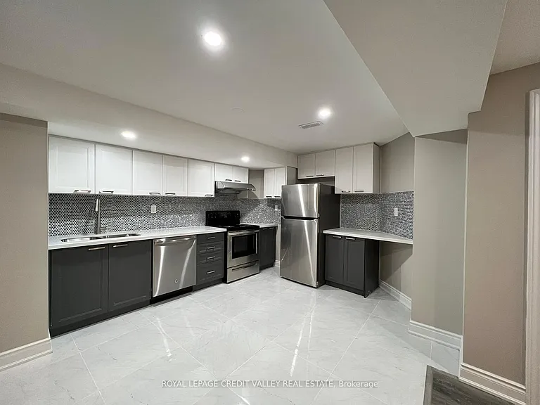 62 Eagleridge Dr — Photo 2