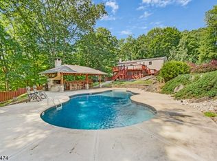 58 Mountain Heights Dr, Sparta, NJ 07871