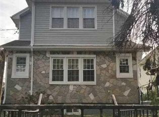 193-26 Woodhull Ave, Hollis, NY 11423