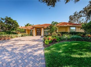 4631 Laurel Oak Ln NE, Saint Petersburg, FL 33703