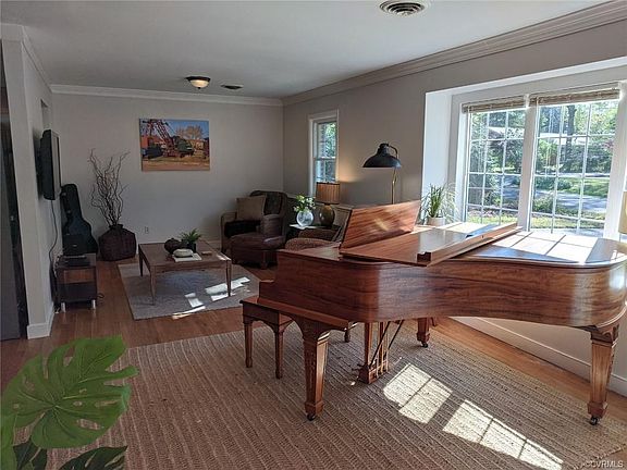 5th image of 408 Gunby Dr