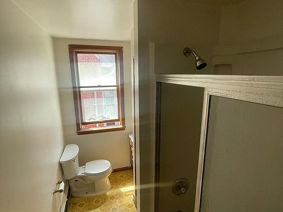 4th image of 2508 Canby St