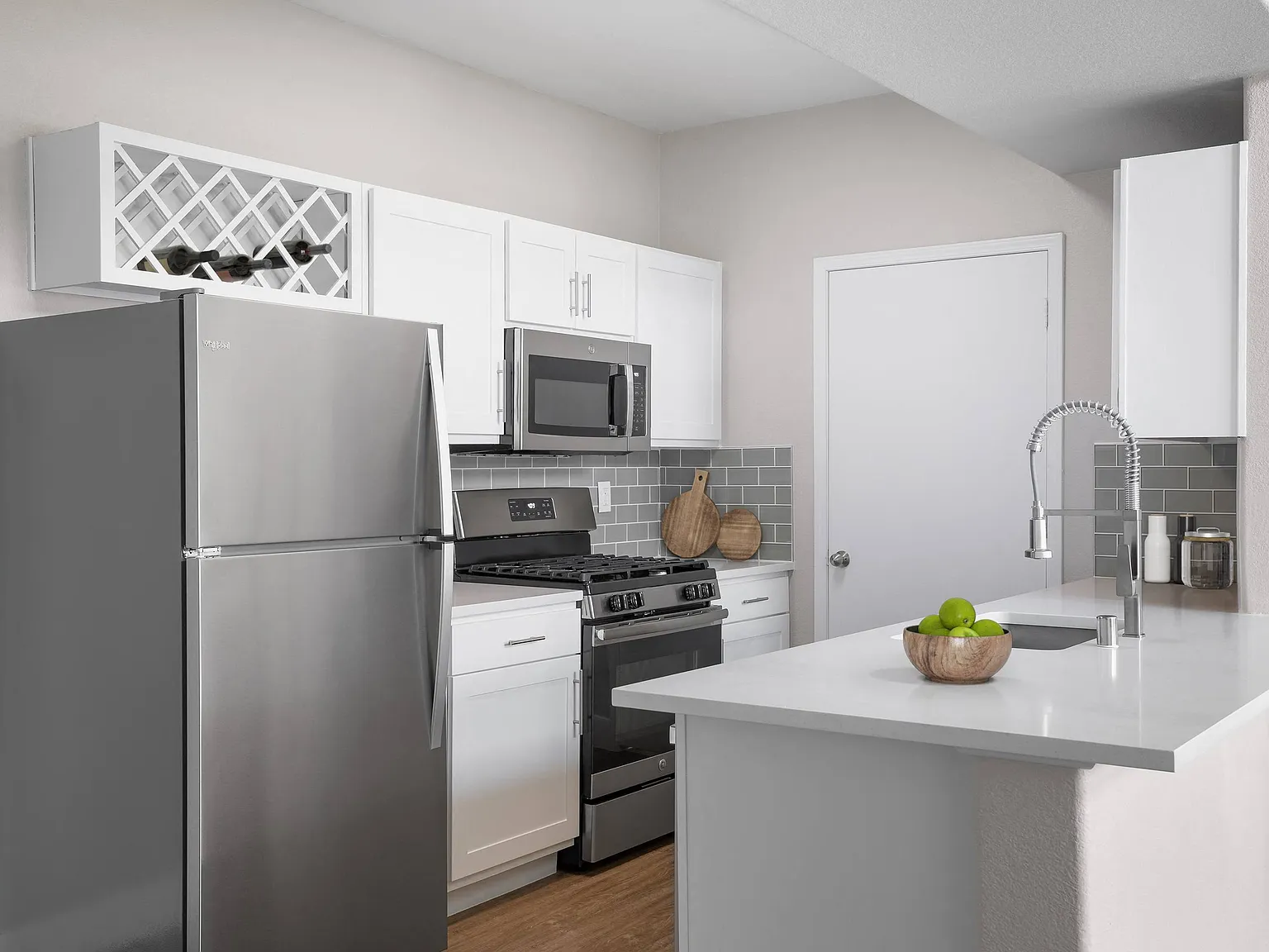 Verona Apartments — Photo 1