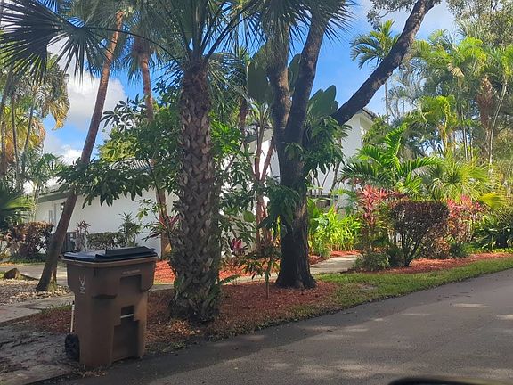 3rd image of 4701 NW 1st Pl