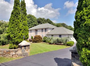 318 Cutlers Farm Rd, Monroe, CT 06468