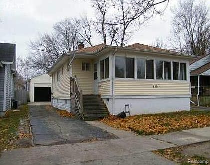 1st image of 815 Paddington Ave