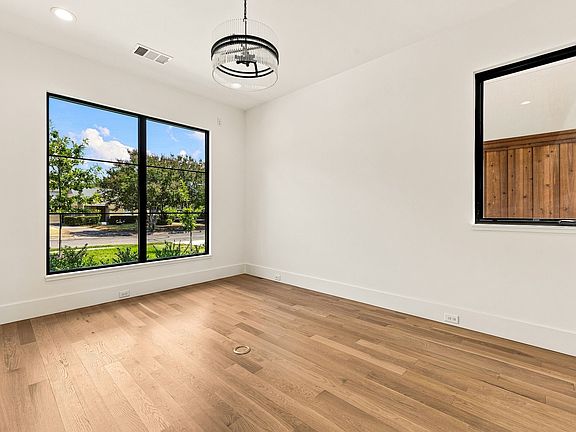 3rd image of 7407 Robin Rd
