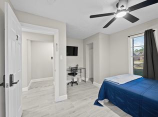 8050 Tavenor Ln #1B, Houston, TX 77075