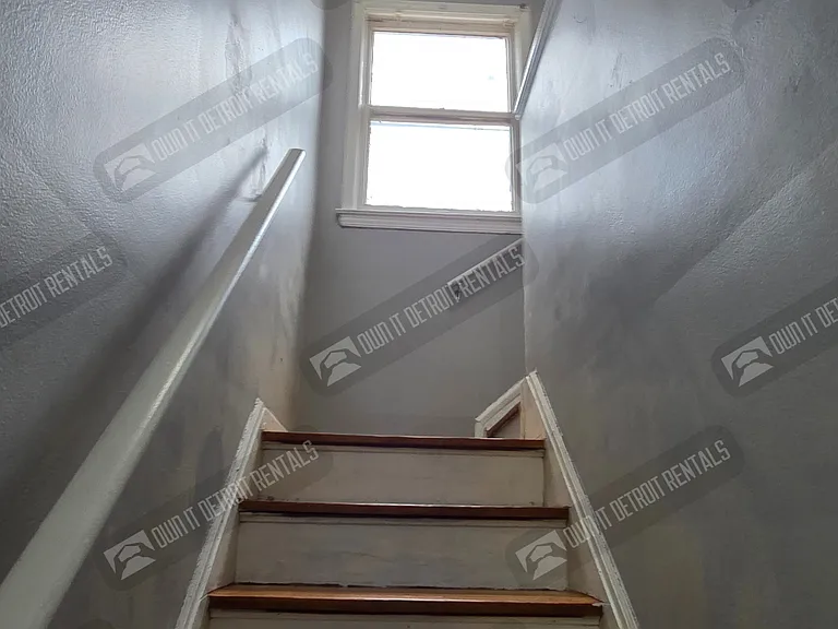 9526 Prest St — Photo 13