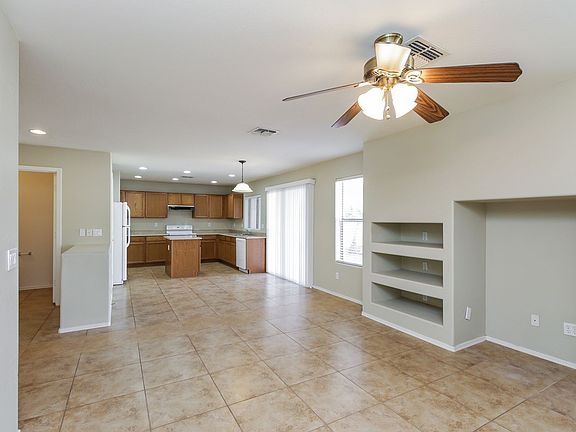 5th image of 2738 E Catalina Ave