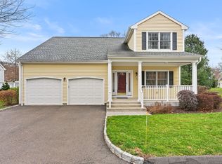 350 Maple Oak Dr UNIT 350, Stratford, CT 06614