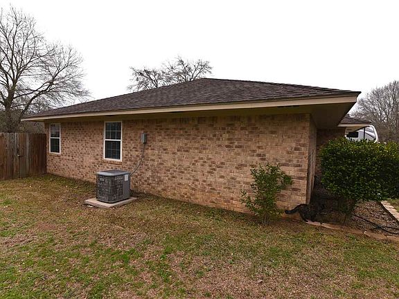 3rd image of 345 Joy Dr