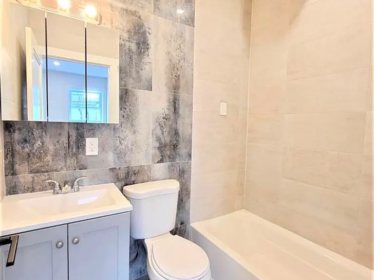 535 Hawthorne Ave #306 — Photo 4