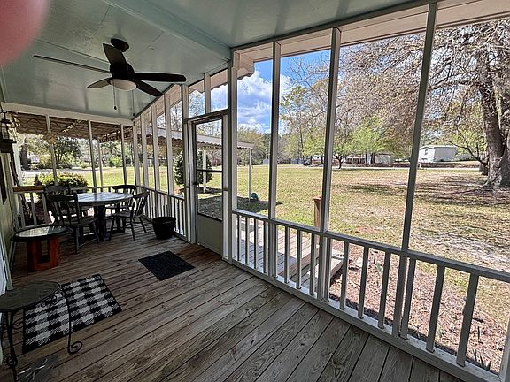 5th image of 372 White Oak Dr