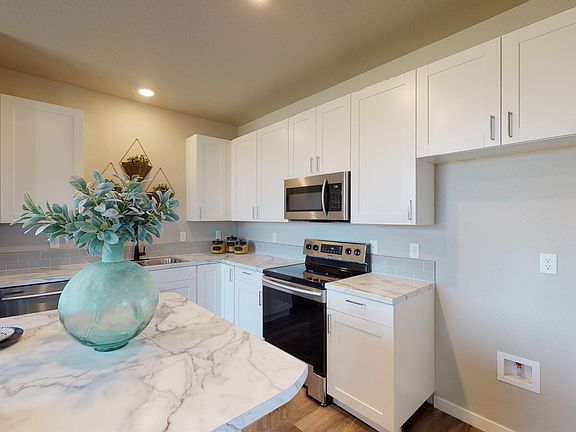 811 Westcliff - Kitchen - View 4 - Example