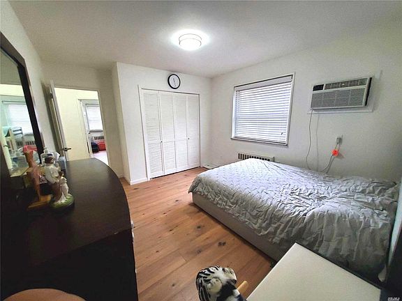 5th image of 60-12 251st St